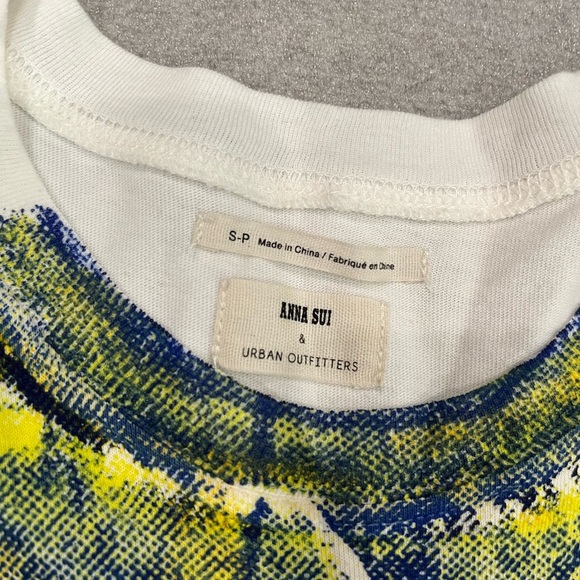 [S] Anna Sui & UO Cropped Tee CC Graphic Crop Top with Blue and Yellow Design - Picture 5 of 8